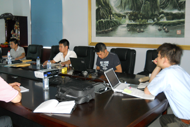 日立公司與艾尼克公司技術(shù)人員來廠檢驗